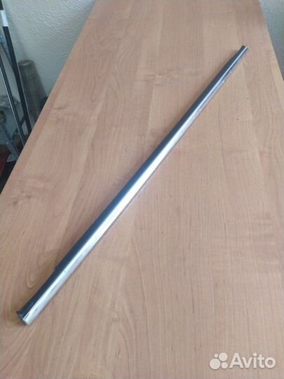 Молдинг стекла задний левый Volkswagen Passat B5+