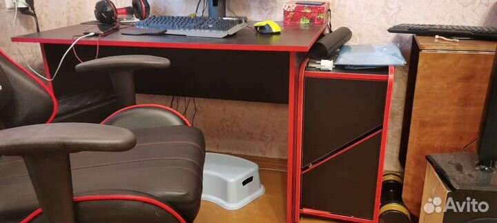 Компьютерный стол