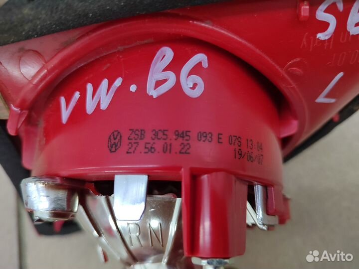 Фонарь крышки багажника L VW Passat B6 Sedan