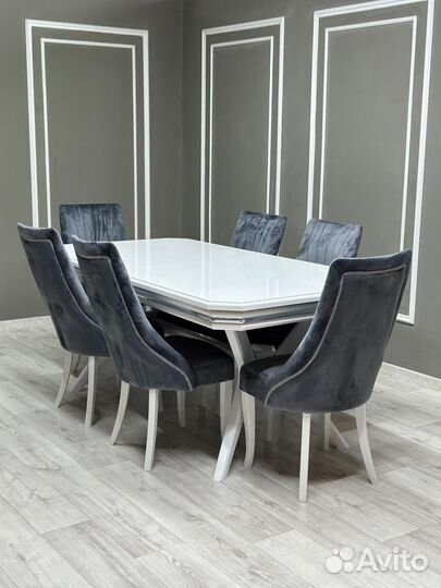 Стол обеденный со стульями
