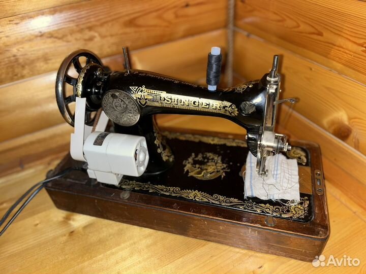Швейная машина Singer с электроприводом