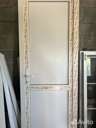 Пластиковые двери