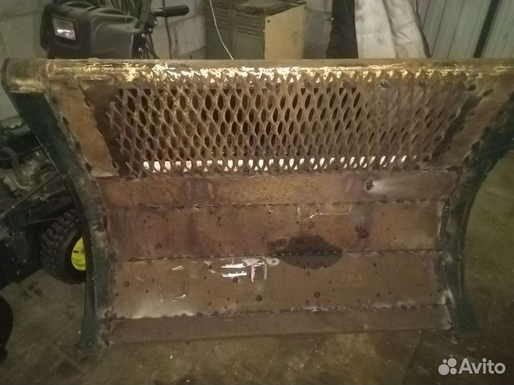 Лесной нож толкатель