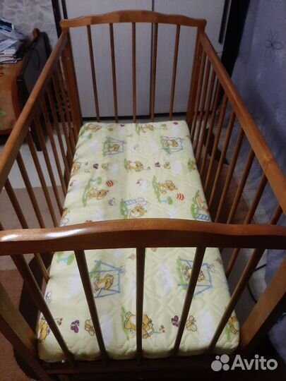 Детская кровать - маятник с матрасом