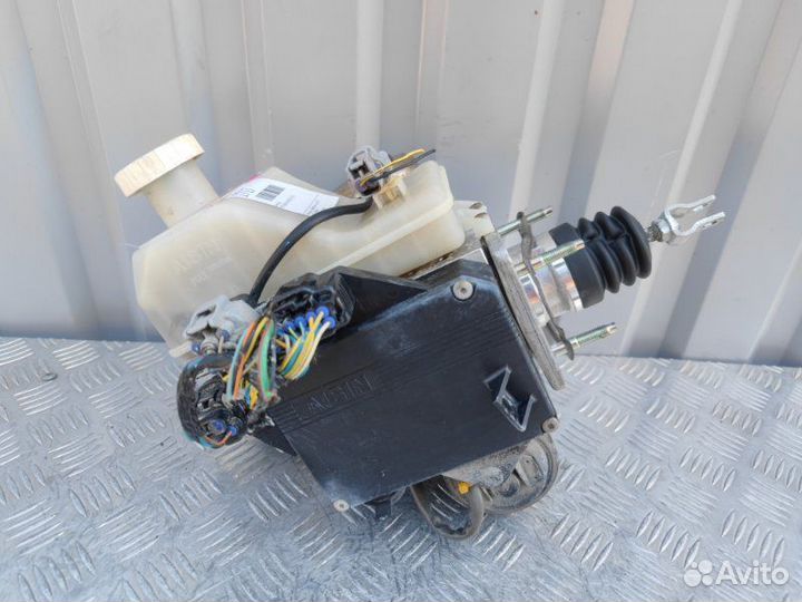 Блок ABS Mitsubishi Pajero 4 2010