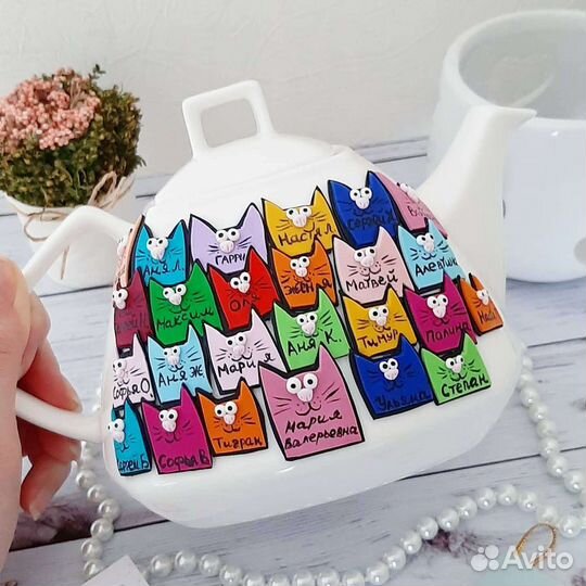 Чайник с декором из полимерной глины