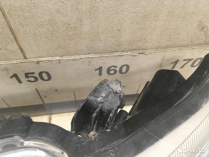 Б/У Б/У Фара левая Сломано одно креплениене