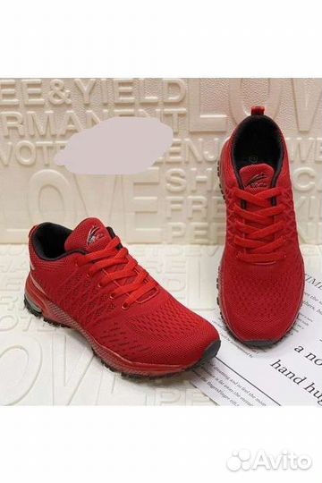 Кроссовки новые