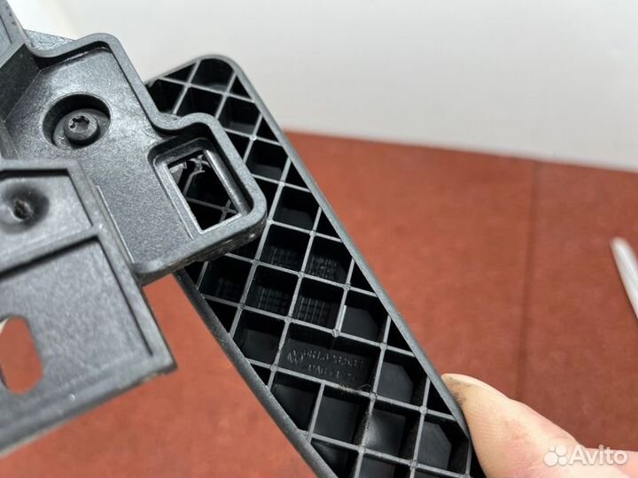 Ручка открывания капота Skoda Kodiaq NS7 2016-2021