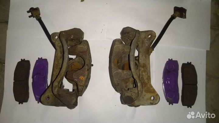 Суппорта тормозные задние Toyota Crown JZS 141