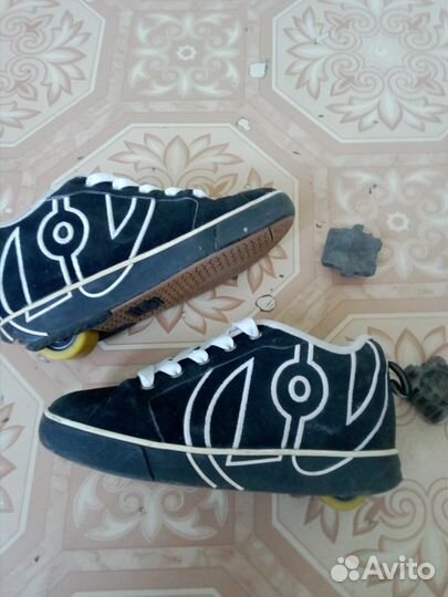 Кроссовки на роликах heelys