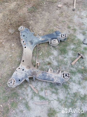 Подрамник передний Audi A8 D2