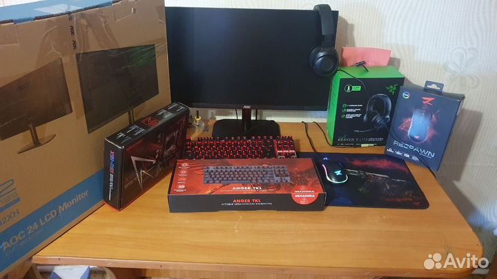 Игровой пк с монитором и клавиатурой