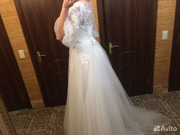 Свадебное платье