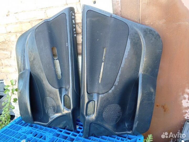 Дверные карты Peugeot 206