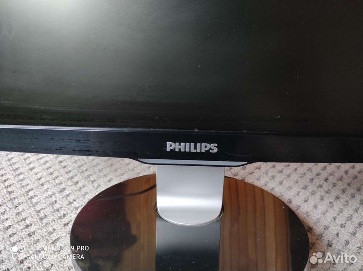 Монитор Philips 22