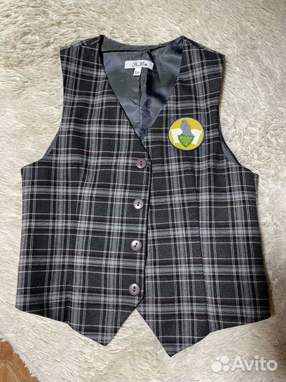 Жилетка для мальчика школьная