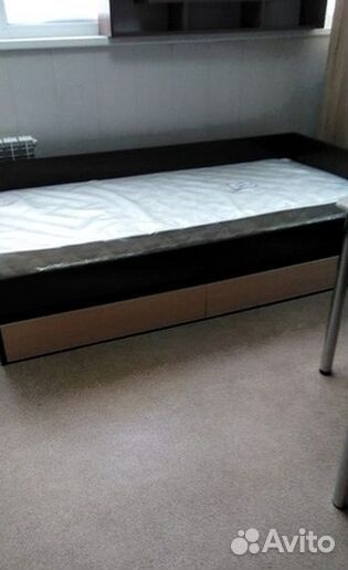 Кровать