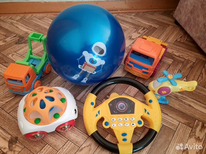 Игрушки пакетом для мальчика + книжки