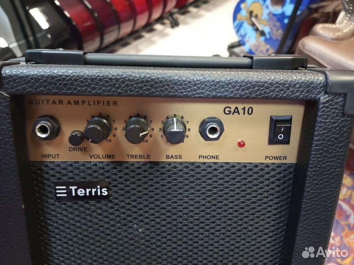 Гитарный комбоусилитель