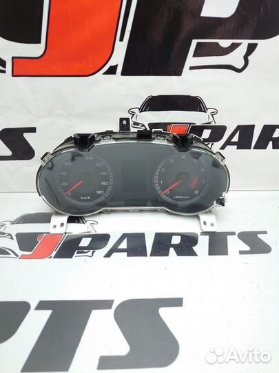 Панель приборов Mitsubishi Outlander