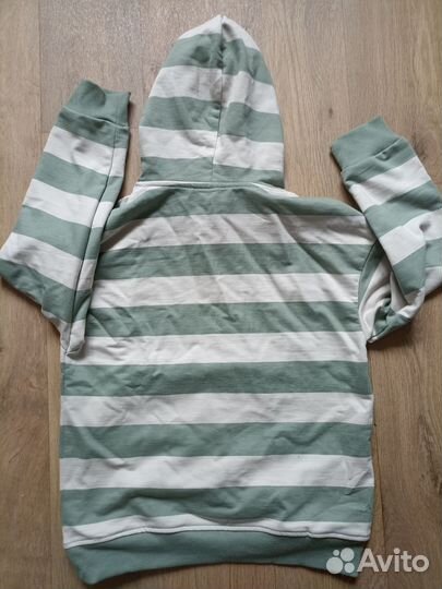Толстовка для мальчика 140 новая