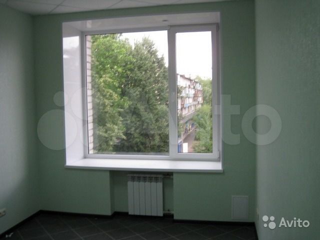 Офисное здание, 1295 м²