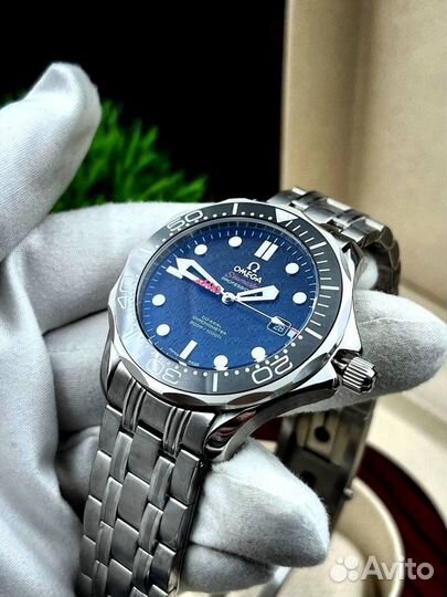 Механические часы Omega Seamaster James Bond