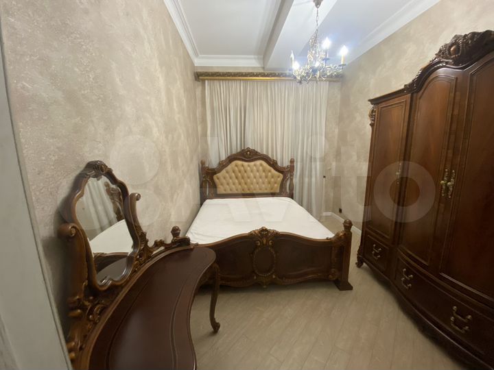 2-к. квартира, 90 м², 2/4 эт.