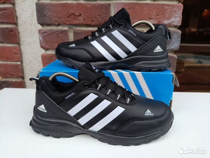 Кроссовки Adidas goretex непромокаемые