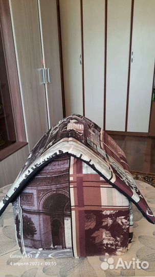 Домик для кошечки или маленькой собачки