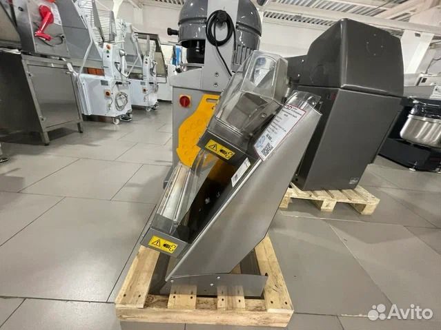 Машина тестораскаточная Apach ARM 420