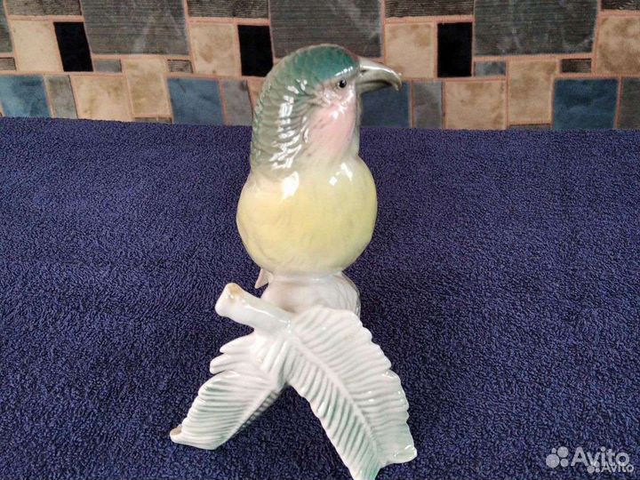 Фарфор. Клёст на шишке. Мануфактура Karl Ens