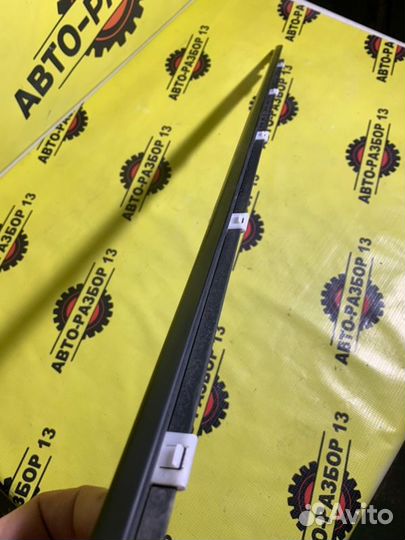 Молдинг стекла передний левый Kia Rio 4 FB G4FG