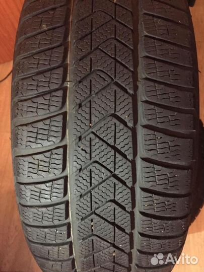 Pirelli Winter Sottozero 3 245/45 R18 103V