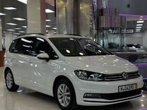 Volkswagen Touran 1.5 AMT, 2019, 78 000 км, с пробегом, цена 1 985 000 руб.