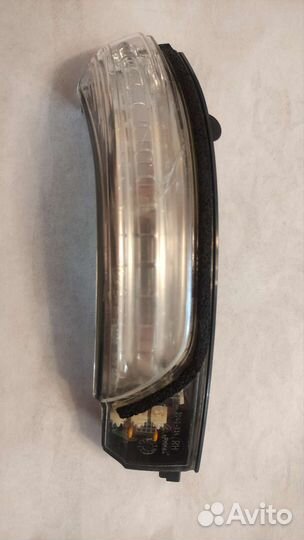 Сигнал поворота в зеркало Toyota Avensis 3 правый