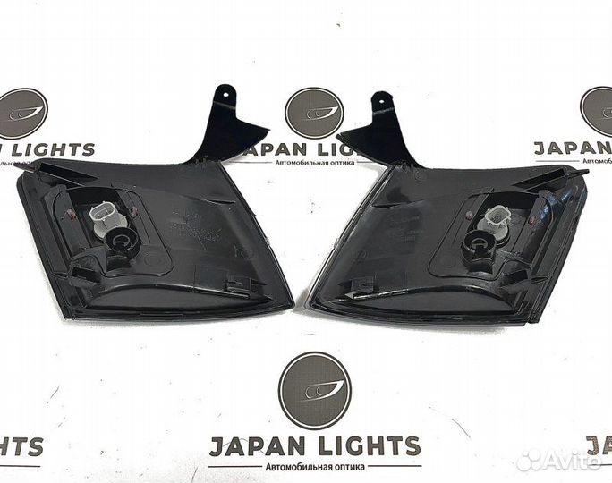 Поворотники передние Toyota Cresta 100 Пара
