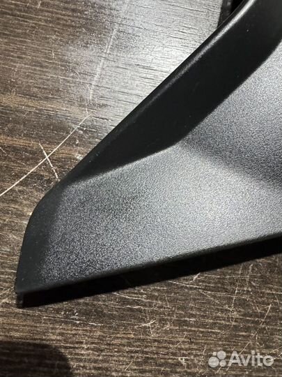 Правая накладка BMW R1200GS k25 04г