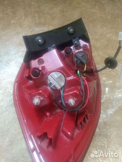 Задний фонарь наружный правый