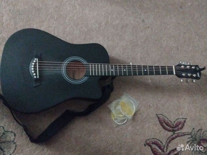 Акустическая гитара belucci
