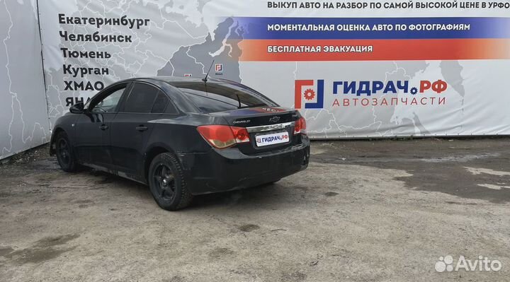 Лента крепления бензобака Chevrolet Cruze 13254757