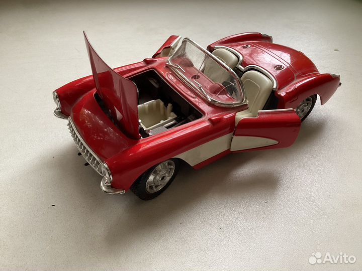 Модель автомобиля Chevrolet Corvette 1957