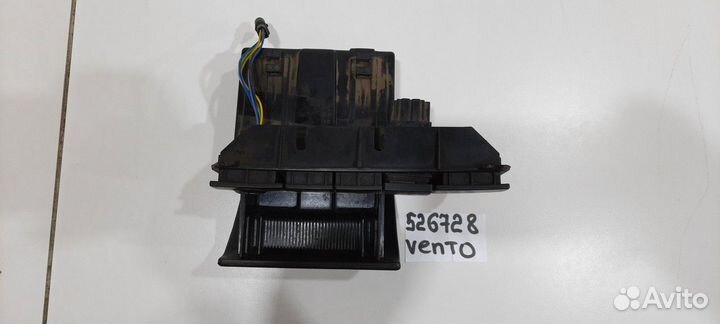 Пепельница (Volkswagen Vento)