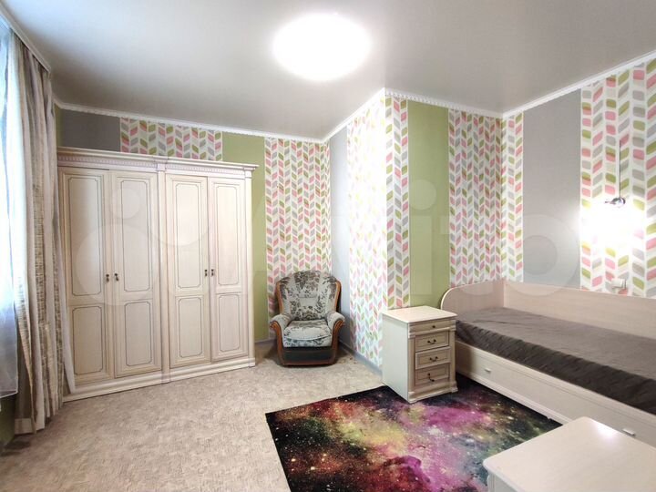 3-к. квартира, 80 м², 1/4 эт.