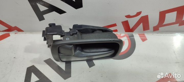 Ручка двери внутренняя передняя левая Mitsubishi