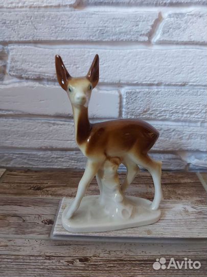 Олень статуэтка