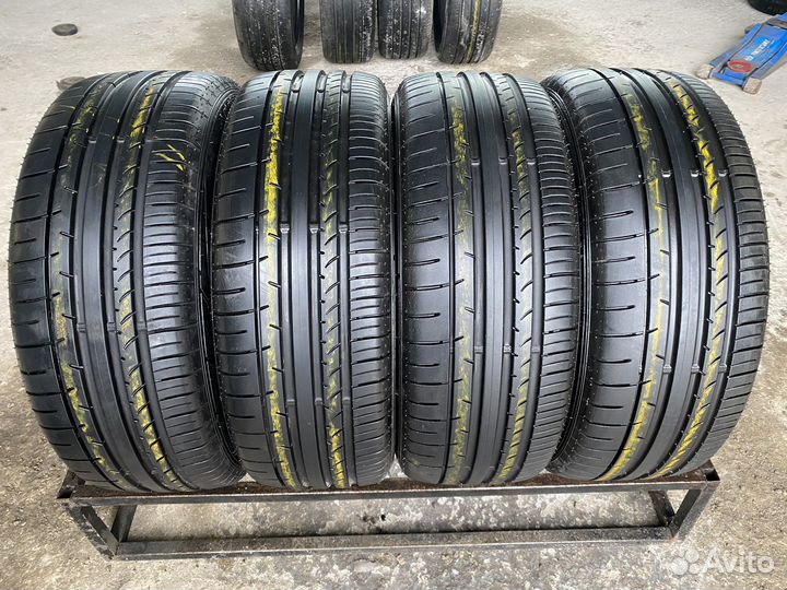 Dunlop SP Sport Maxx 050+ 215/55 R17