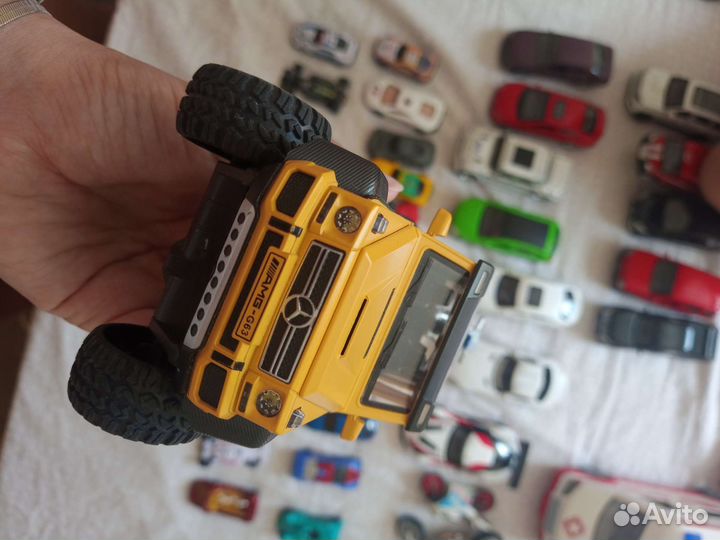 Коллекция машинок металлических