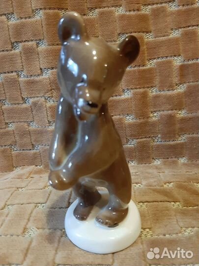 Фарфоровая статуэтка медведь лфз